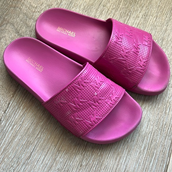 Michael Kors slides size 5 - Picture 1 of 6